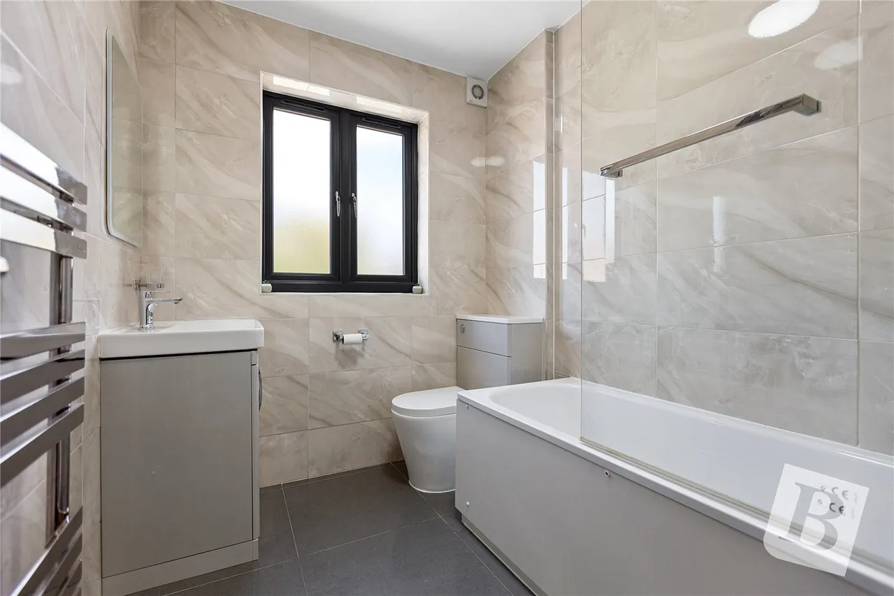 Park Avenue, London, E6, photo 9