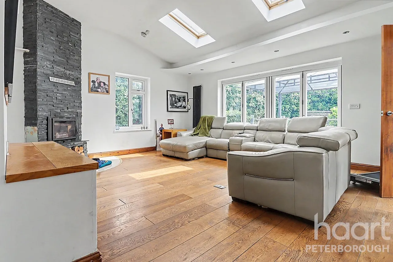 Herne Road, Ramsey St marys, PE26, photo 8