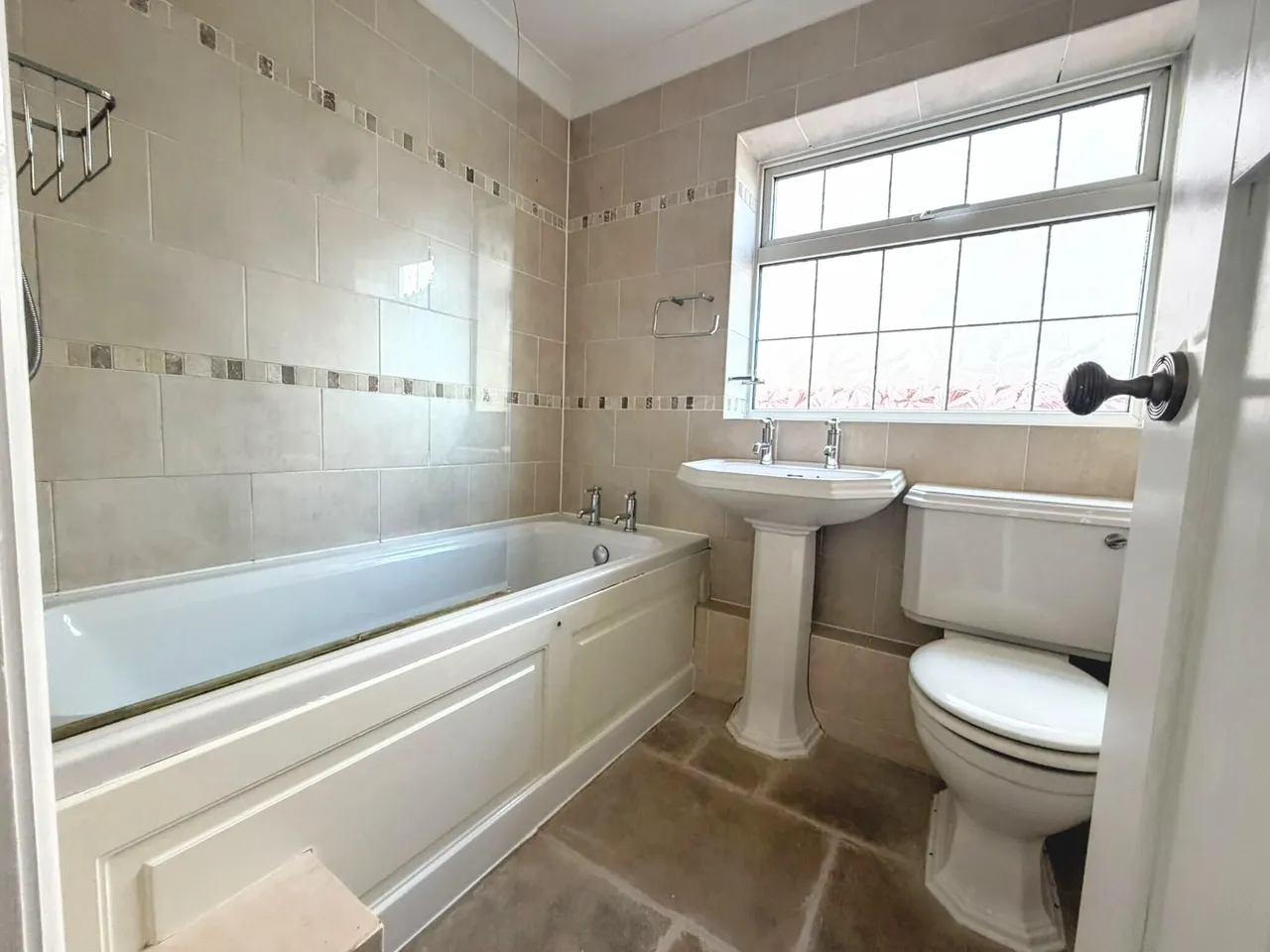 Llwyn Onn, Tyla Garw, CF72, photo 9