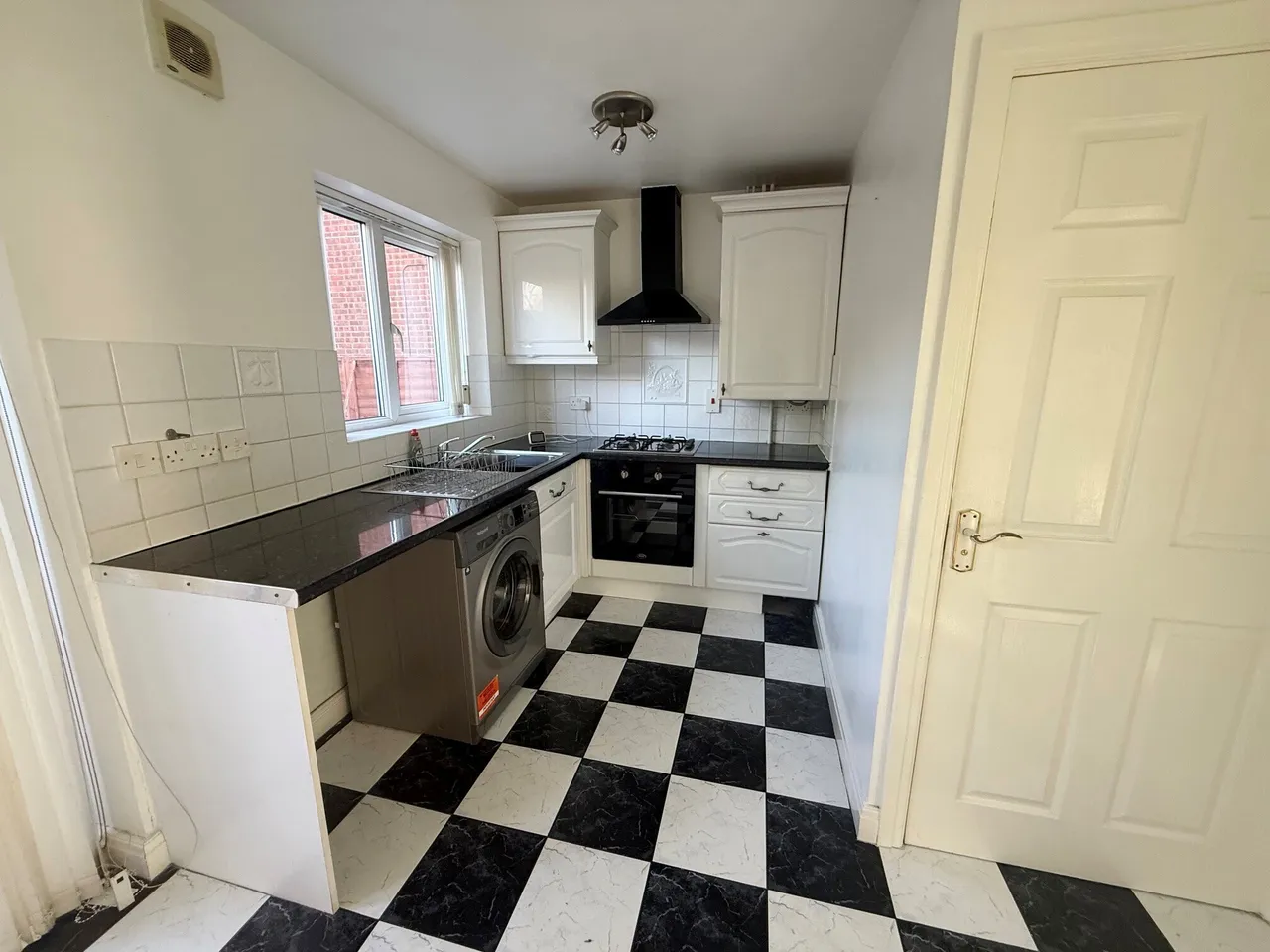 Scrooby Close, Harworth, DN11, photo 5