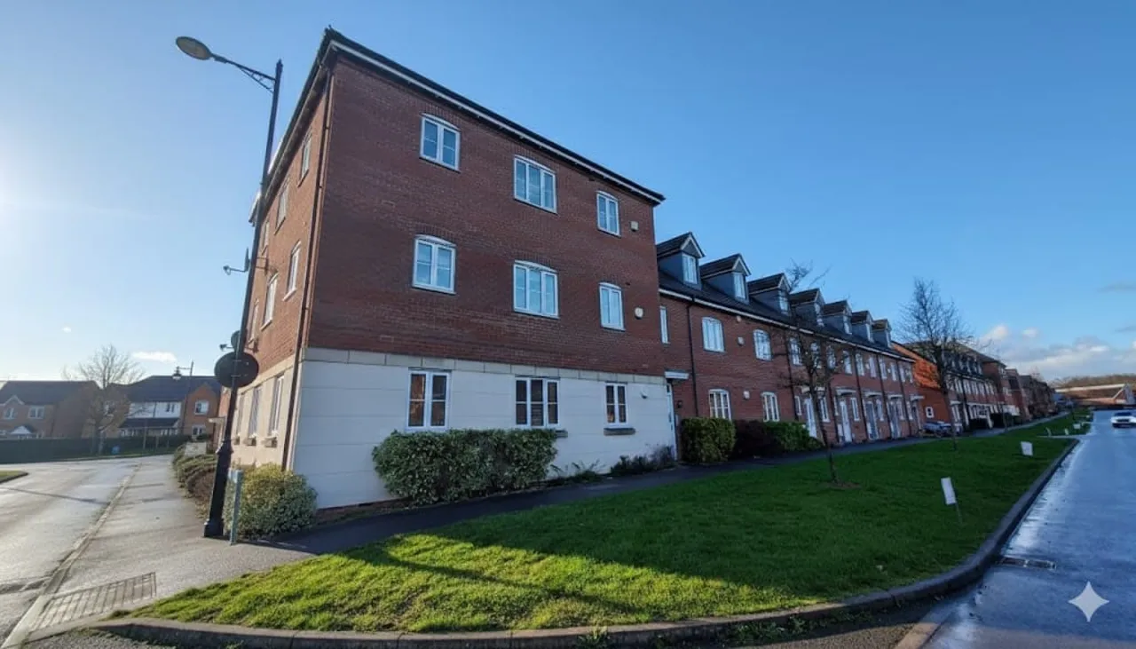 2 bed flat for sale — The Pollards, Bourne, PE10