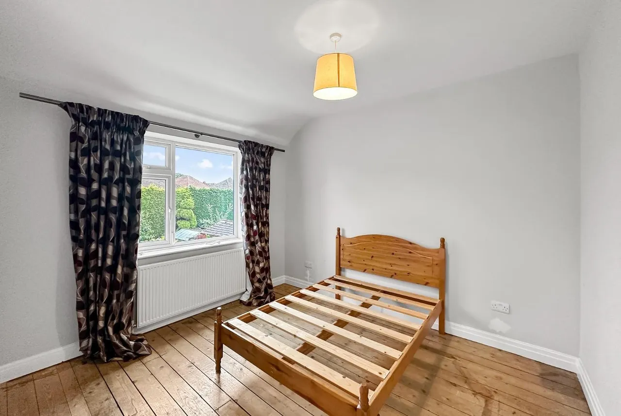 Langham Grove, Timperley WA15 6DU, photo 10