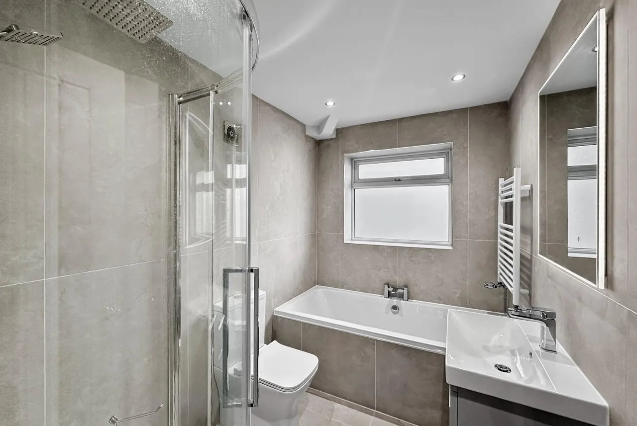 Langham Grove, Timperley WA15 6DU, photo 13