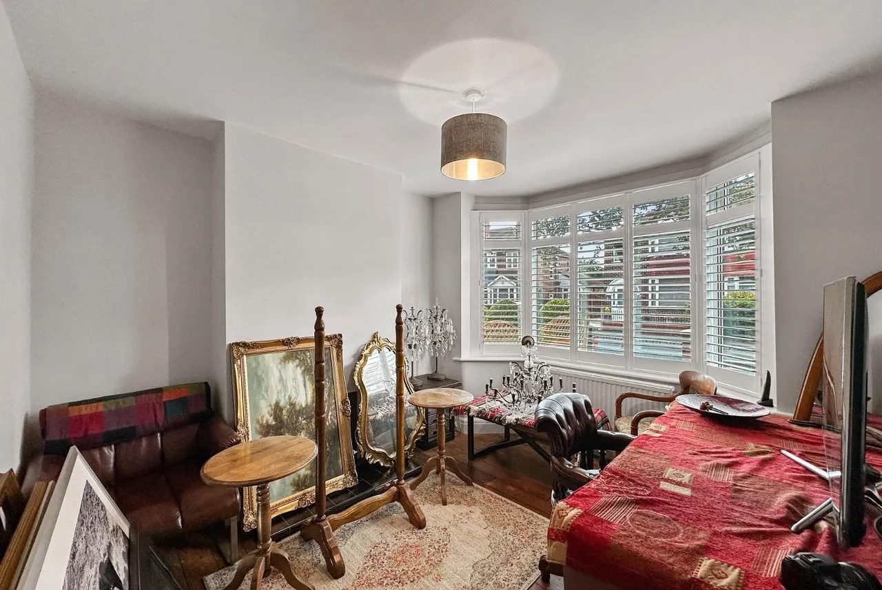 Langham Grove, Timperley WA15 6DU, photo 4