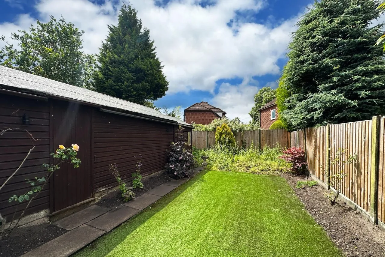 Langham Grove, Timperley WA15 6DU, photo 15