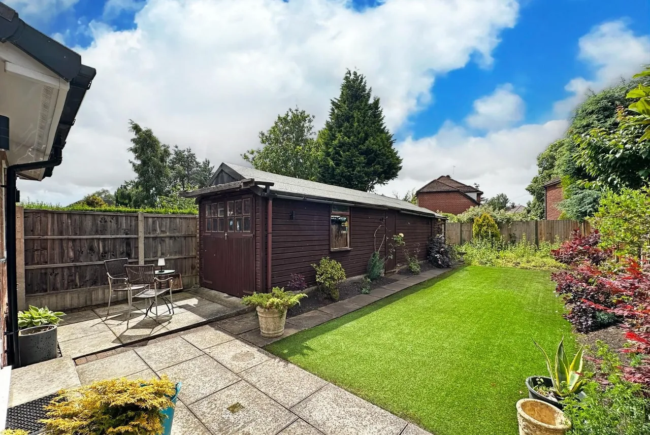 Langham Grove, Timperley WA15 6DU, photo 5