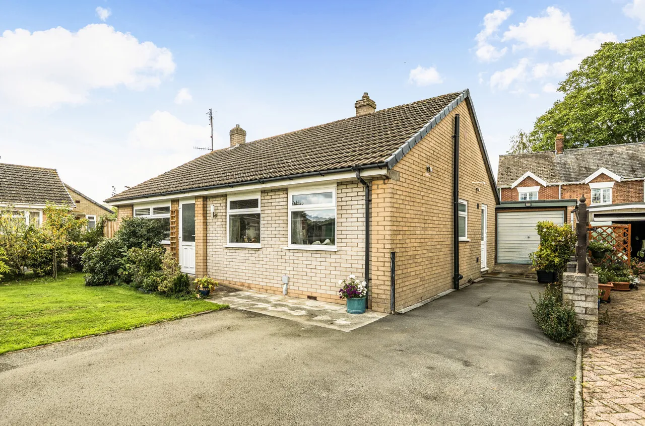 3 bed house for sale, Fairview Avenue, Guilsfield