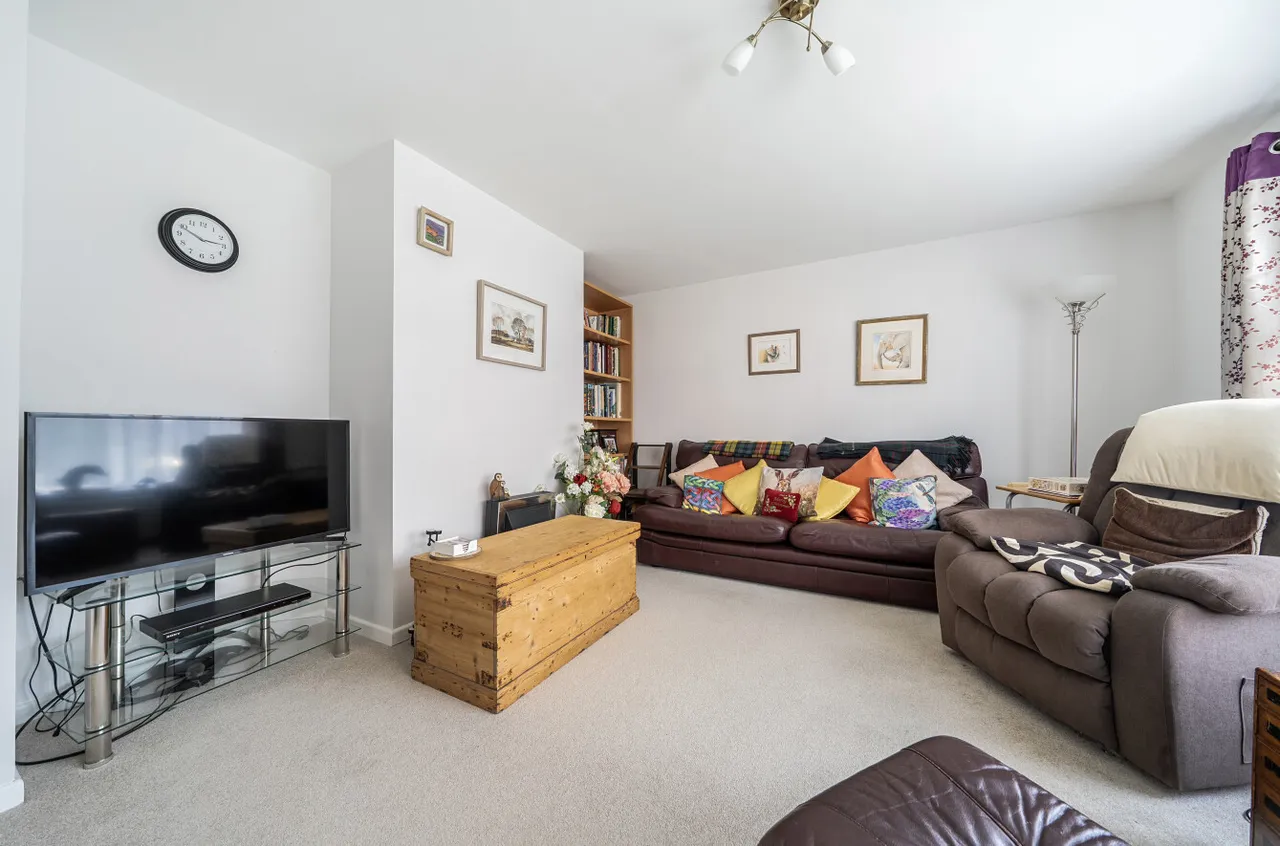 Fairview Avenue, Guilsfield, photo 2