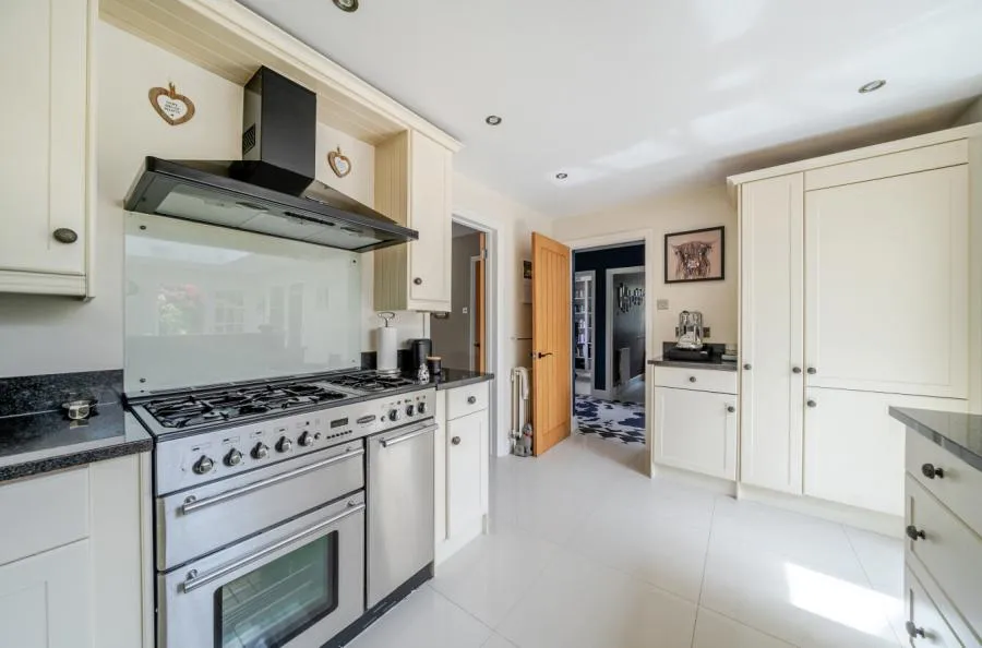 Warfield Street, Warfield, RG42, photo 13