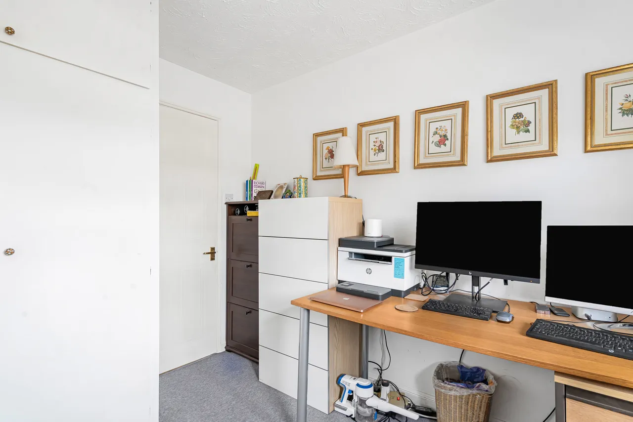 Cater Gardens, Guildford, GU3, photo 20