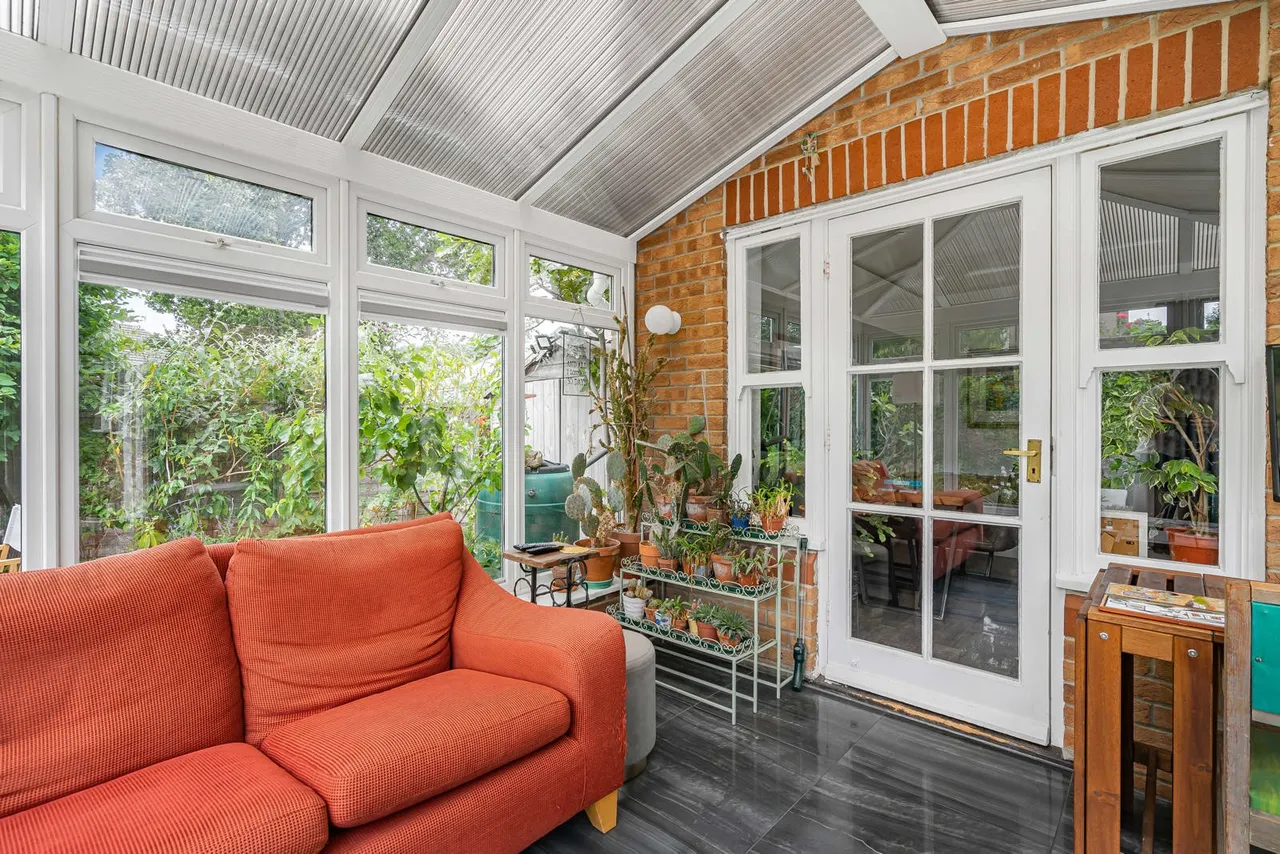 Cater Gardens, Guildford, GU3, photo 11