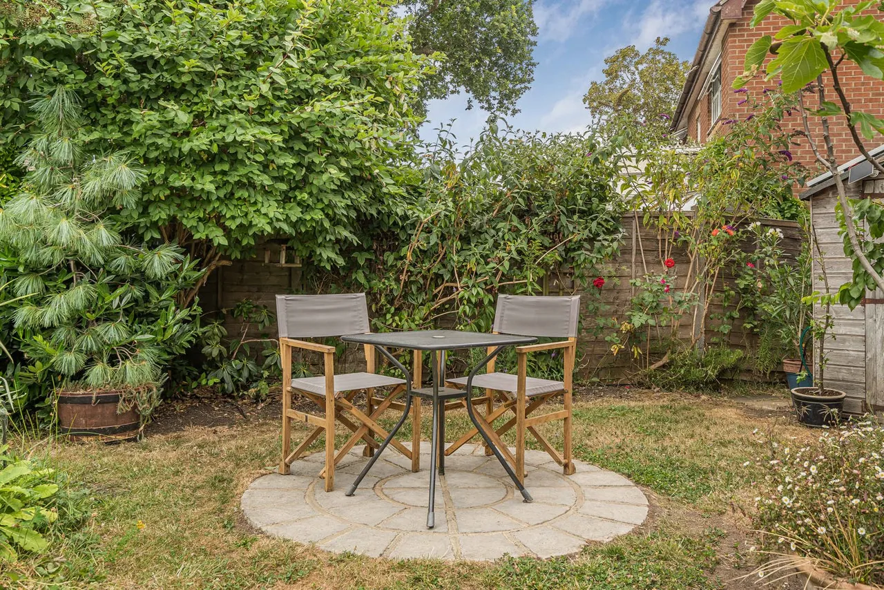 Cater Gardens, Guildford, GU3, photo 29