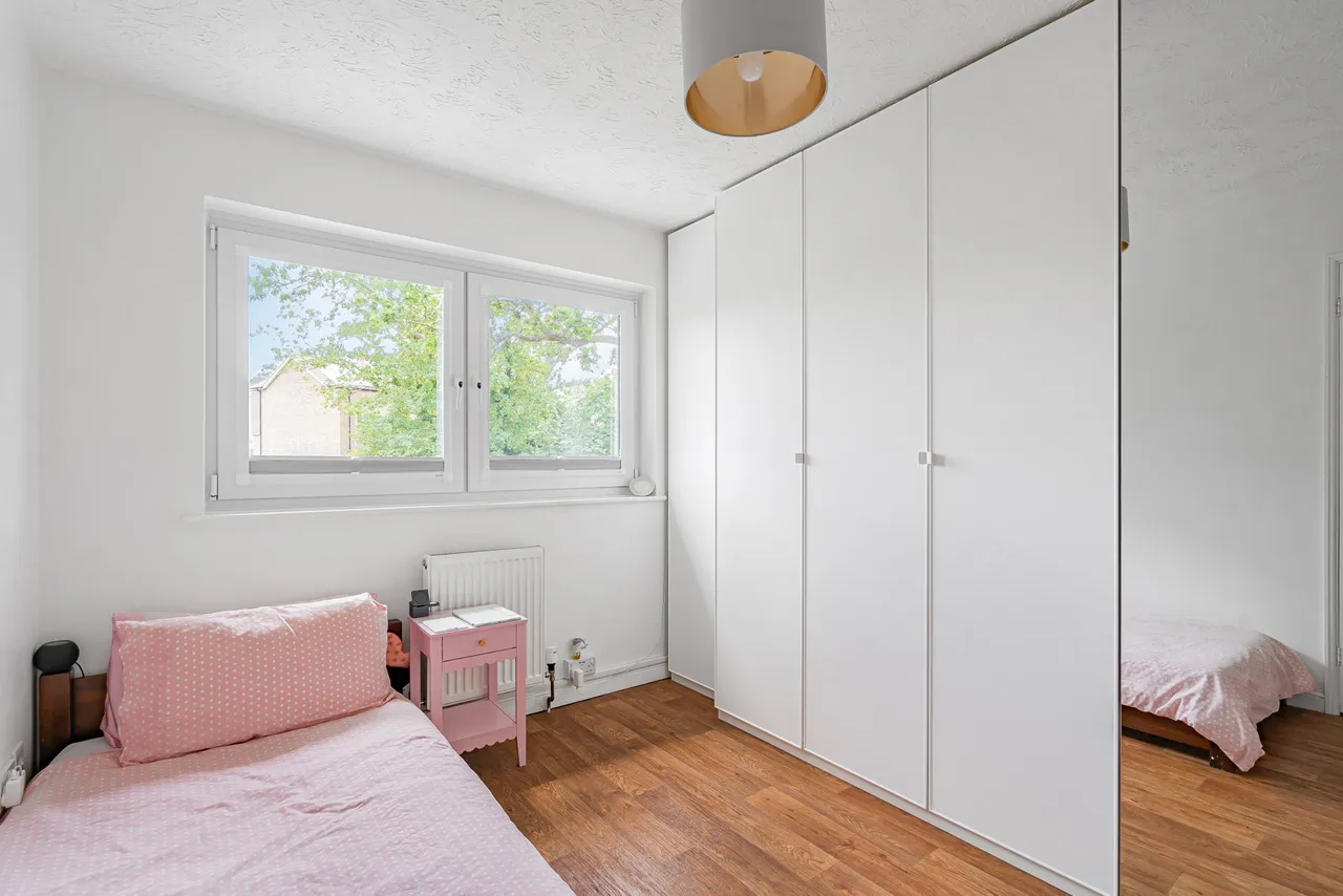 Cater Gardens, Guildford, GU3, photo 17