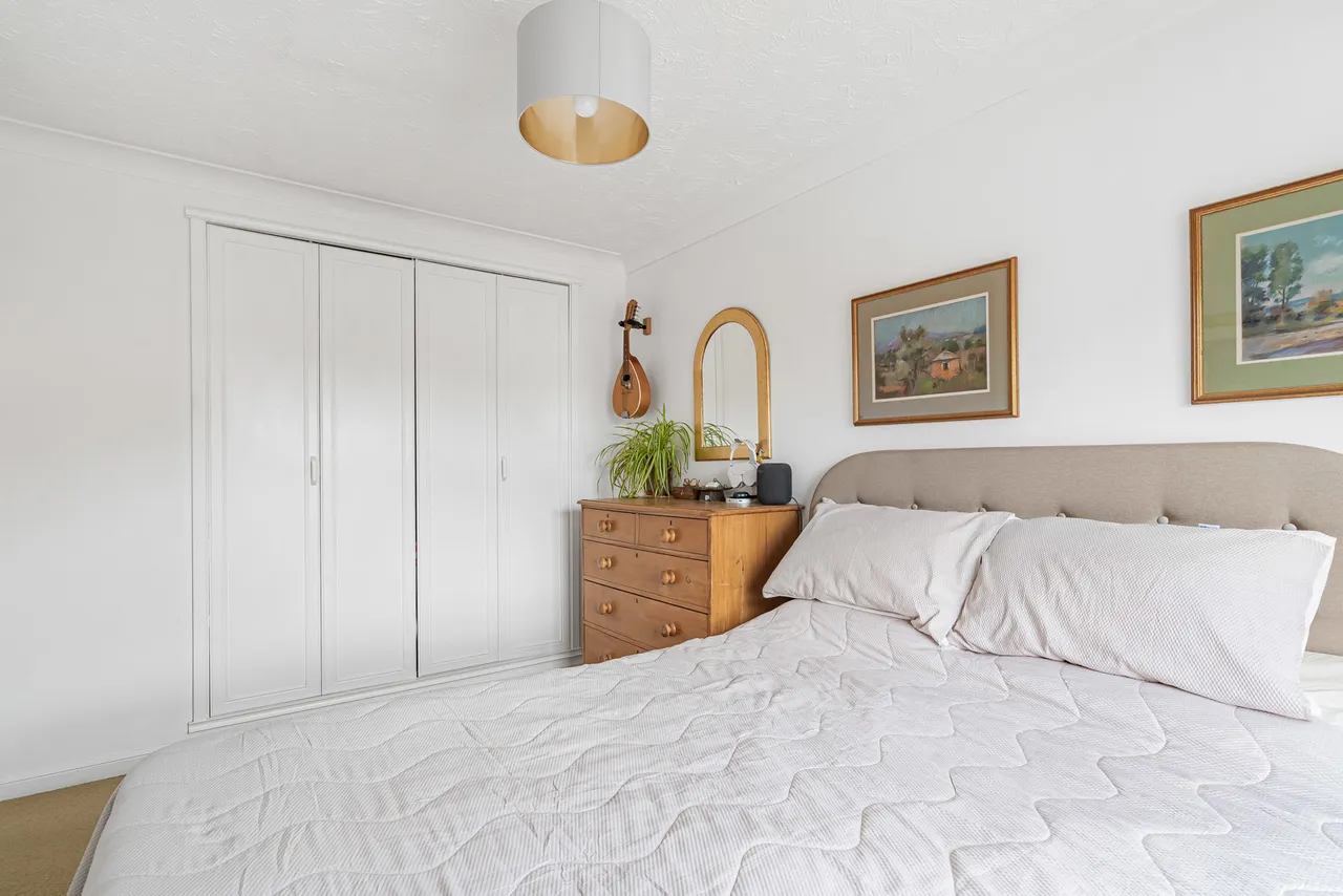 Cater Gardens, Guildford, GU3, photo 13