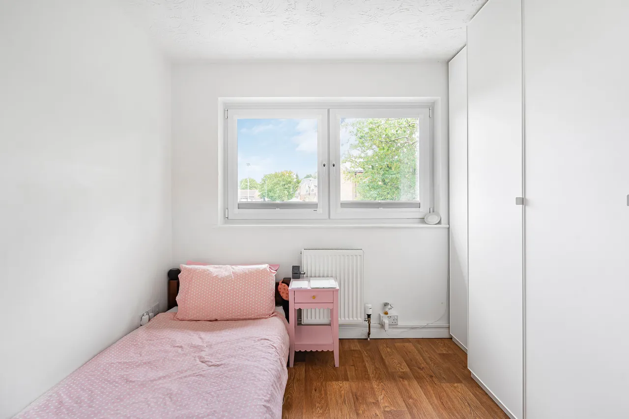 Cater Gardens, Guildford, GU3, photo 15