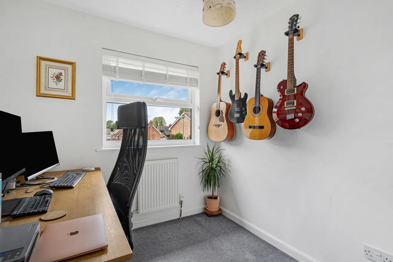 Cater Gardens, Guildford, GU3, photo 21