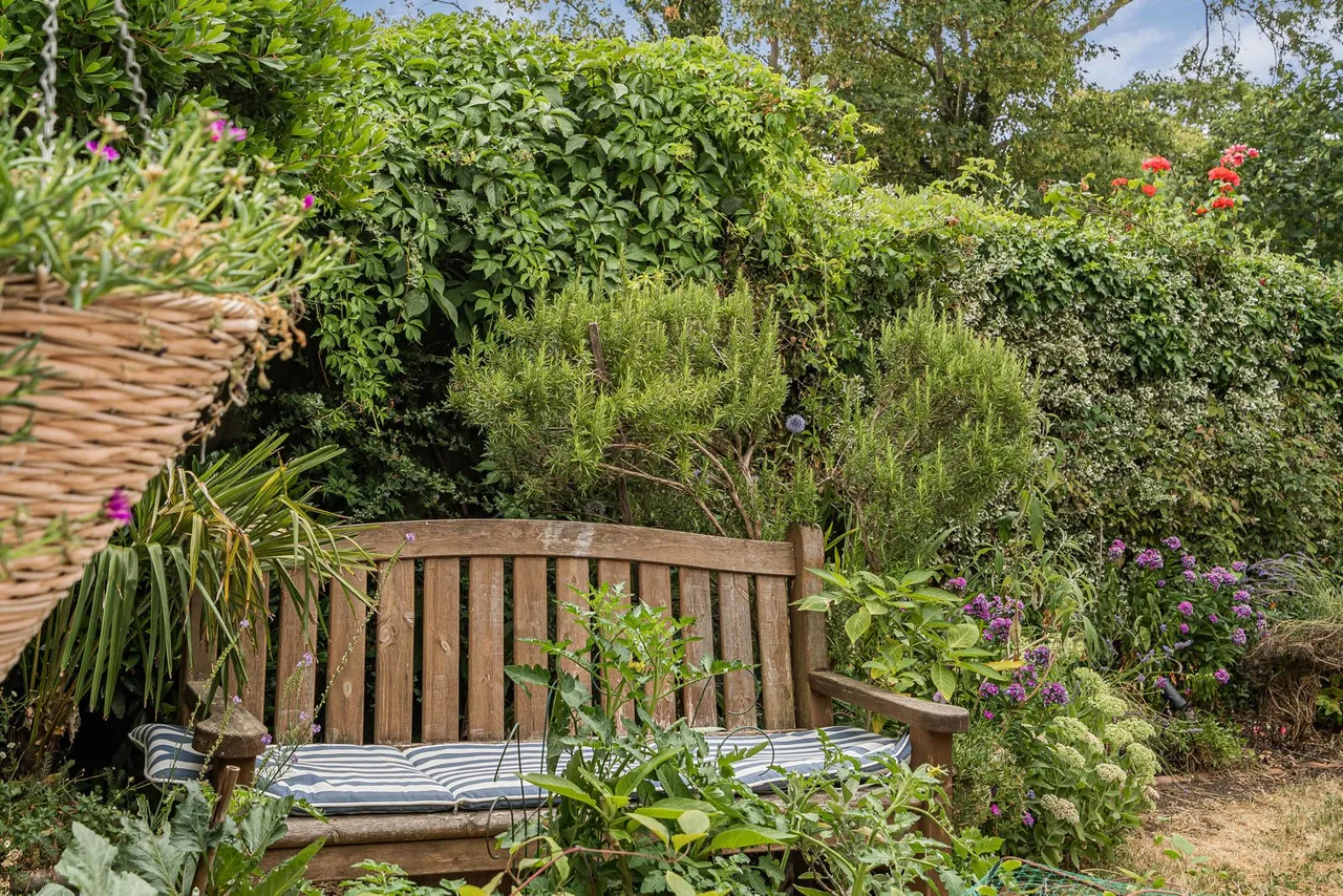 Cater Gardens, Guildford, GU3, photo 30