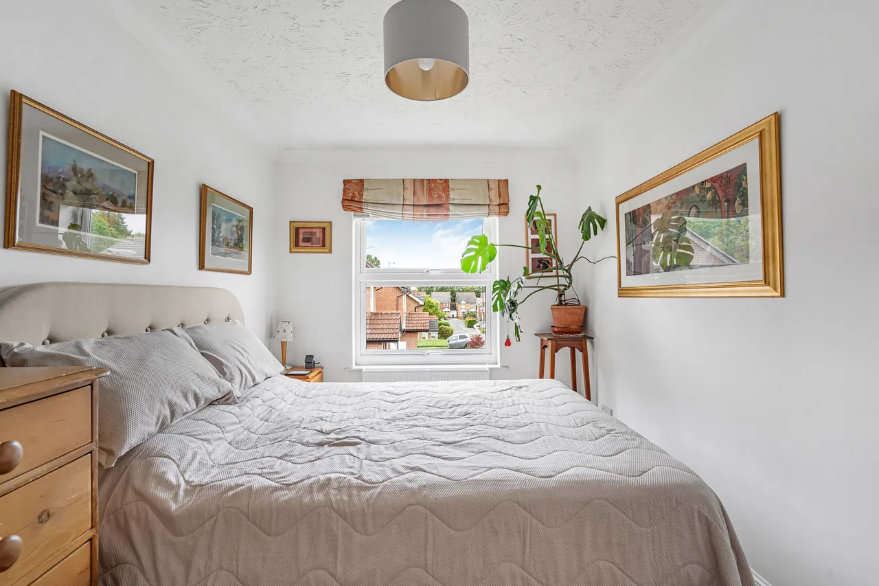 Cater Gardens, Guildford, GU3, photo 14