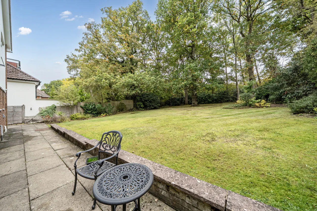 Fulmer Drive, Gerrards Cross, SL9, photo 21