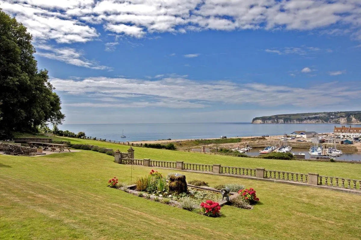 Axmouth, EX12, photo 19
