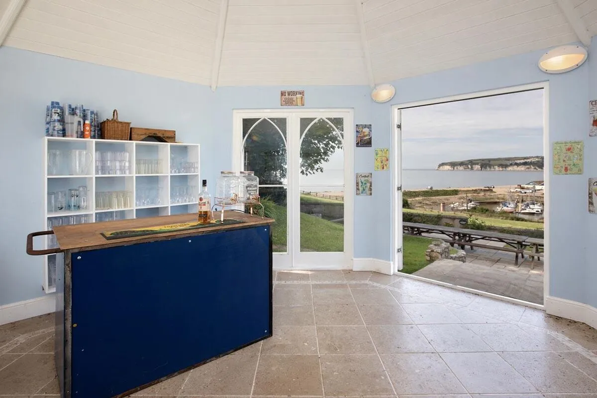 Axmouth, EX12, photo 25