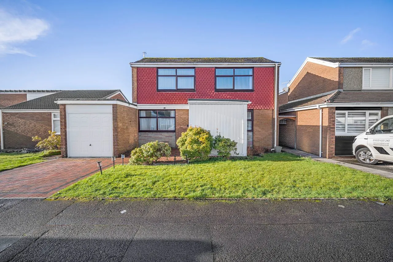 3 bed house for sale, The Sinnatts, Neath, SA10