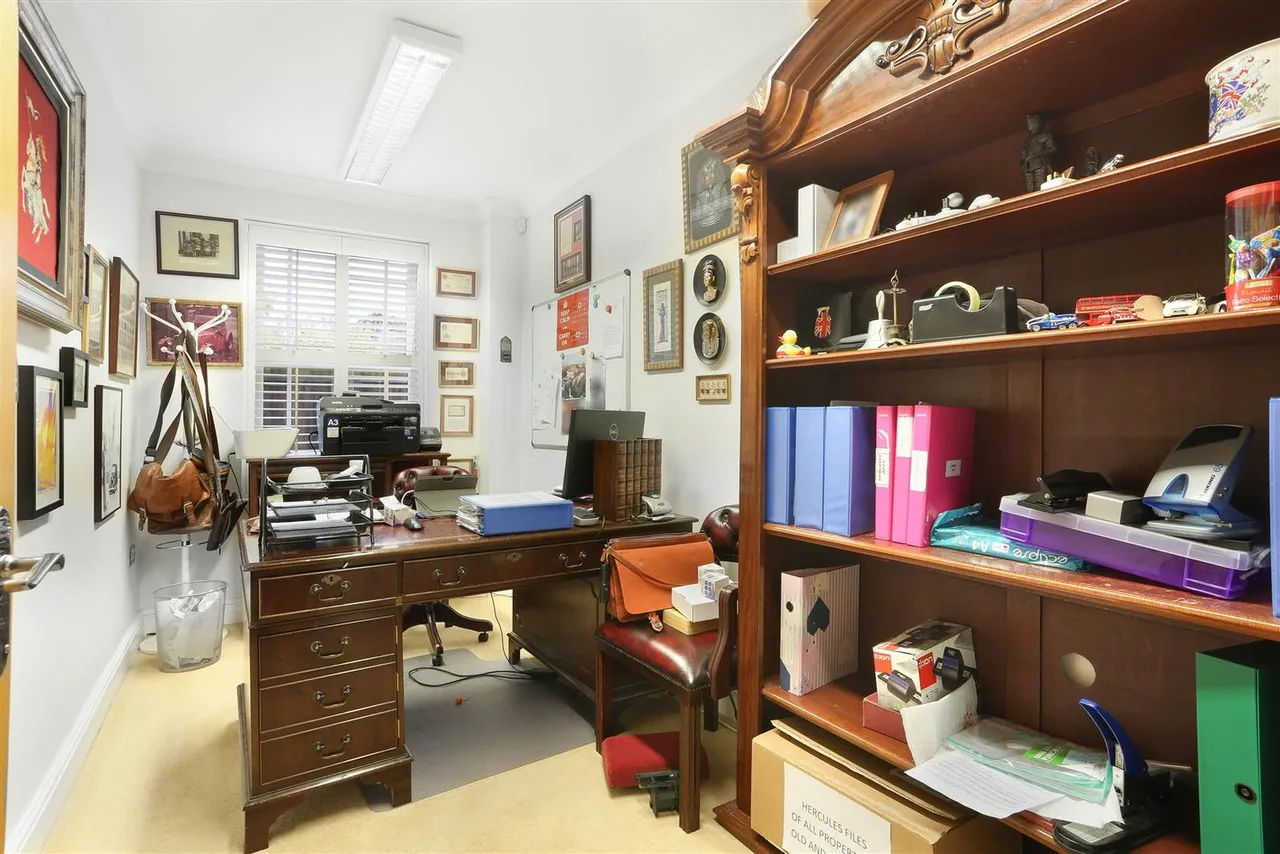 Sutton Lane, Banstead, SM7 3RB, photo 5