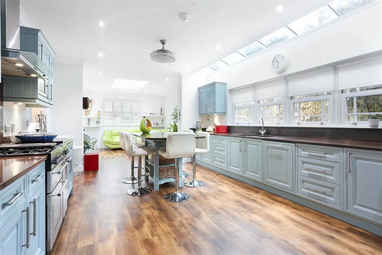 Sutton Lane, Banstead, SM7 3RB, photo 11