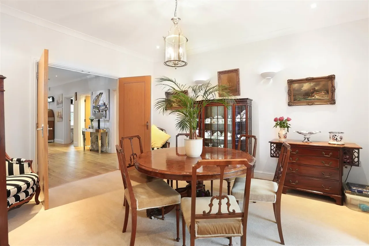 Sutton Lane, Banstead, SM7 3RB, photo 8