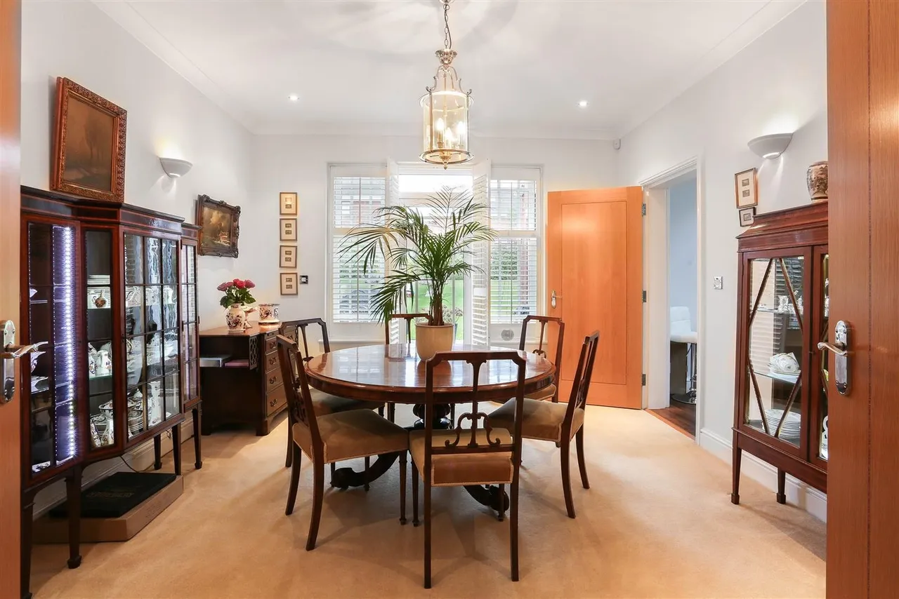Sutton Lane, Banstead, SM7 3RB, photo 9