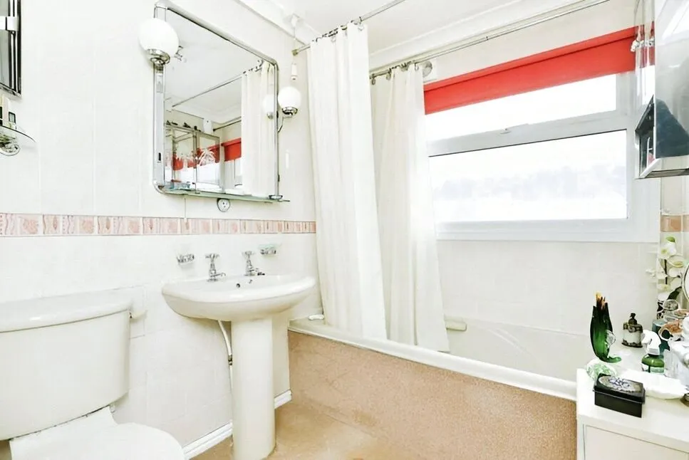 Eastfield Park, Tuxford, NG22, photo 5