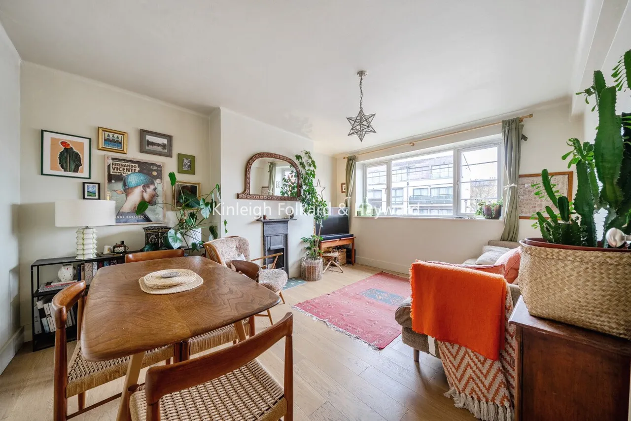 2 bed flat for sale — Lee High Road, Hither Green, London, SE13