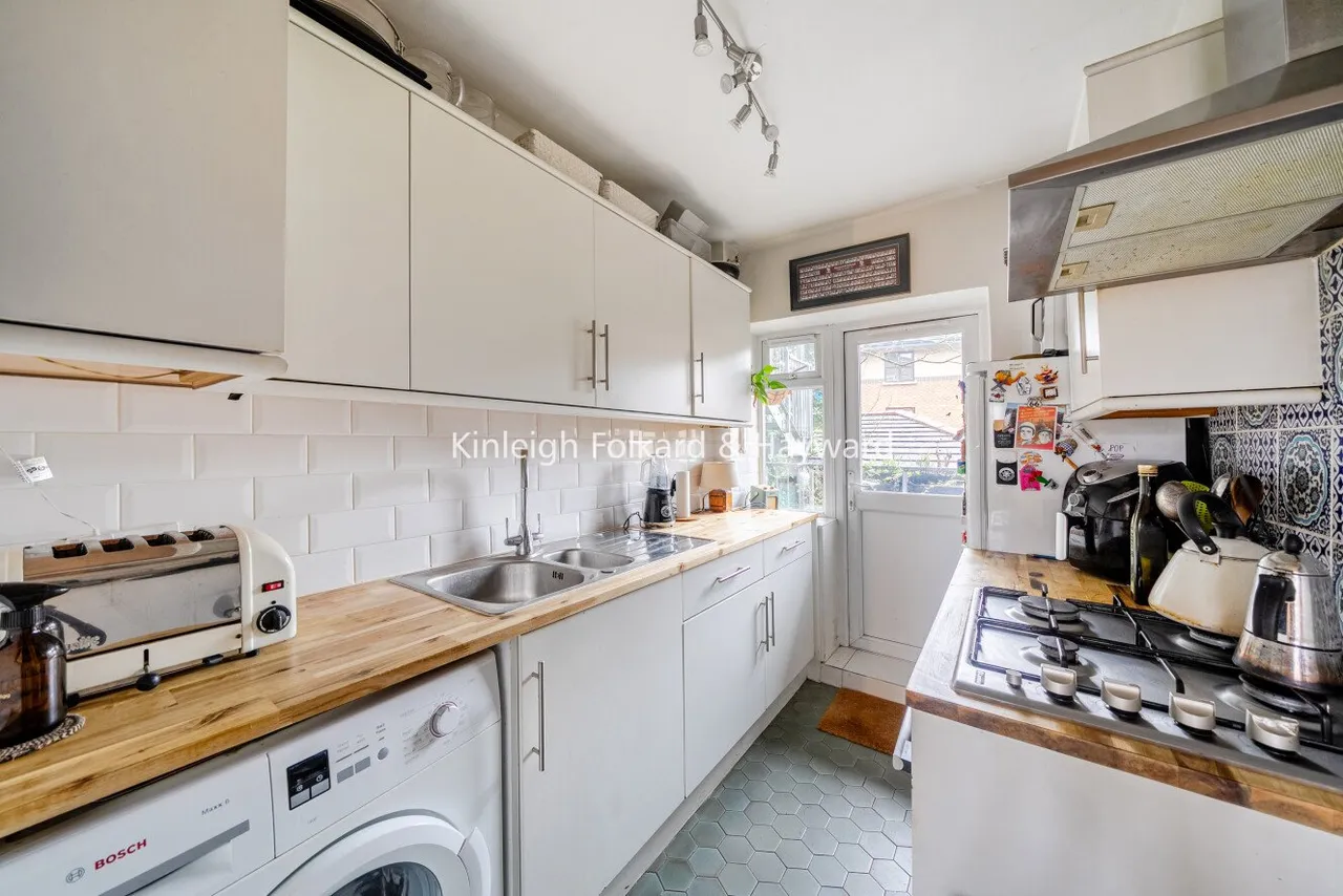 Lee High Road, Hither Green, London, SE13, photo 5