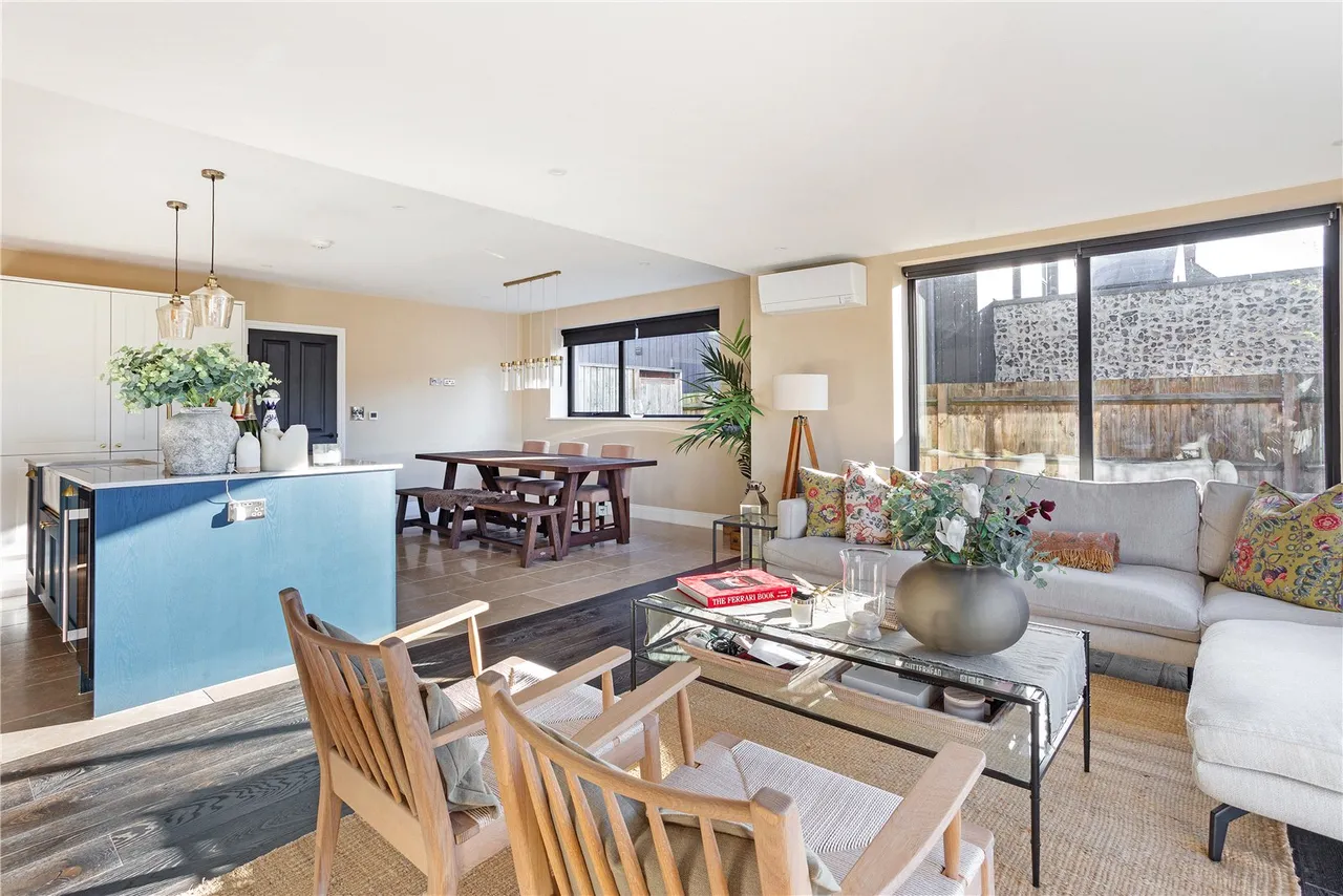 The Street, Dockenfield, Farnham, Surrey, GU10 4HR, photo 8