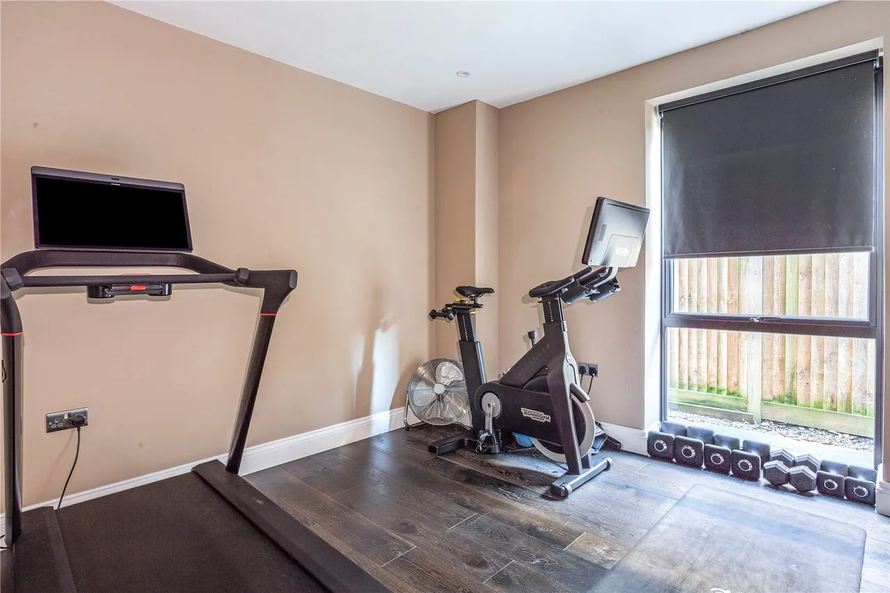 The Street, Dockenfield, Farnham, Surrey, GU10 4HR, photo 11