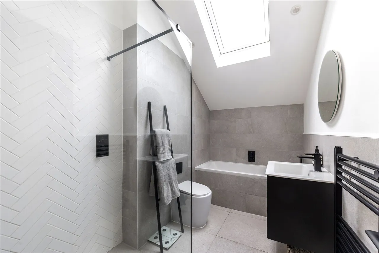 The Street, Dockenfield, Farnham, Surrey, GU10 4HR, photo 15