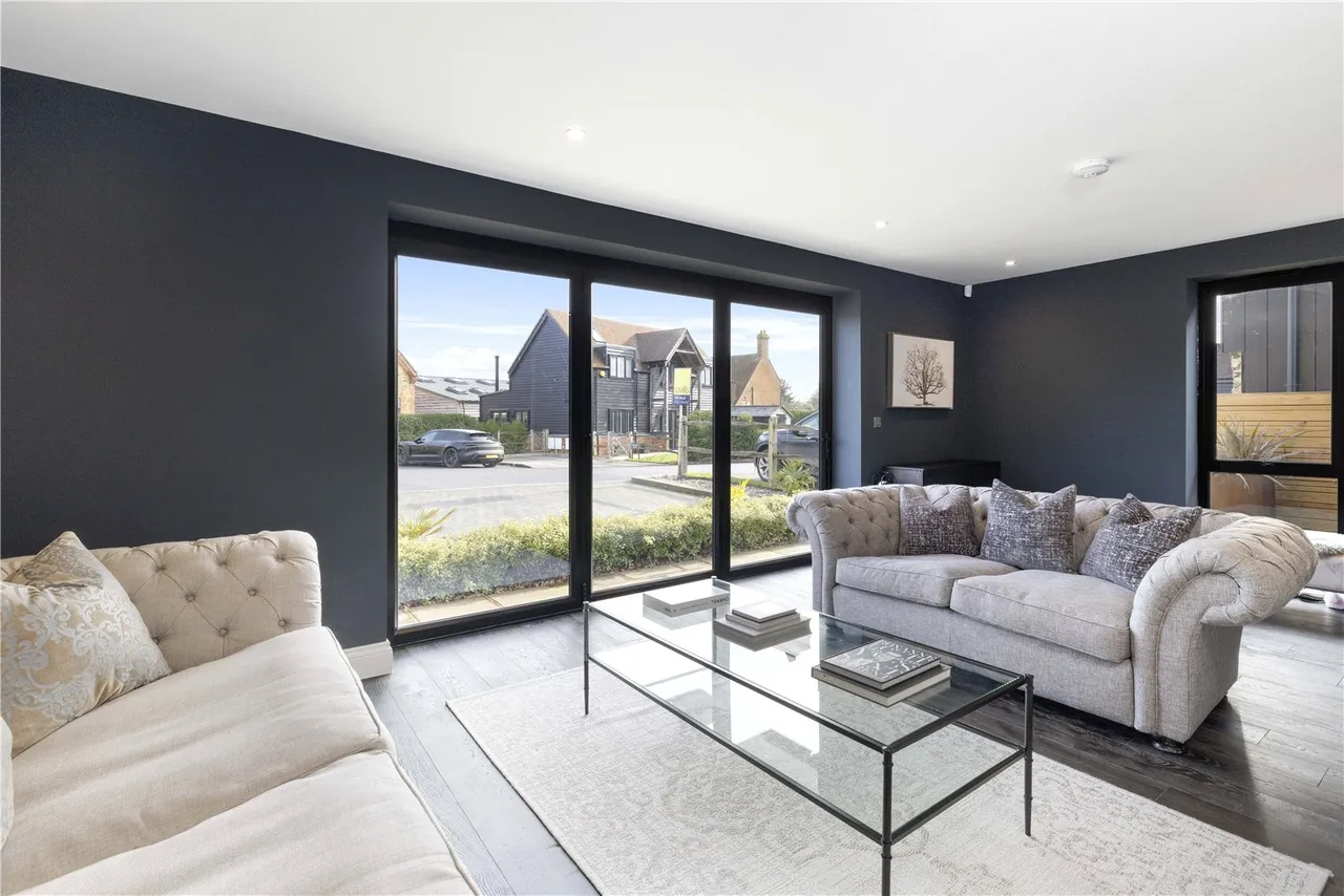 The Street, Dockenfield, Farnham, Surrey, GU10 4HR, photo 3