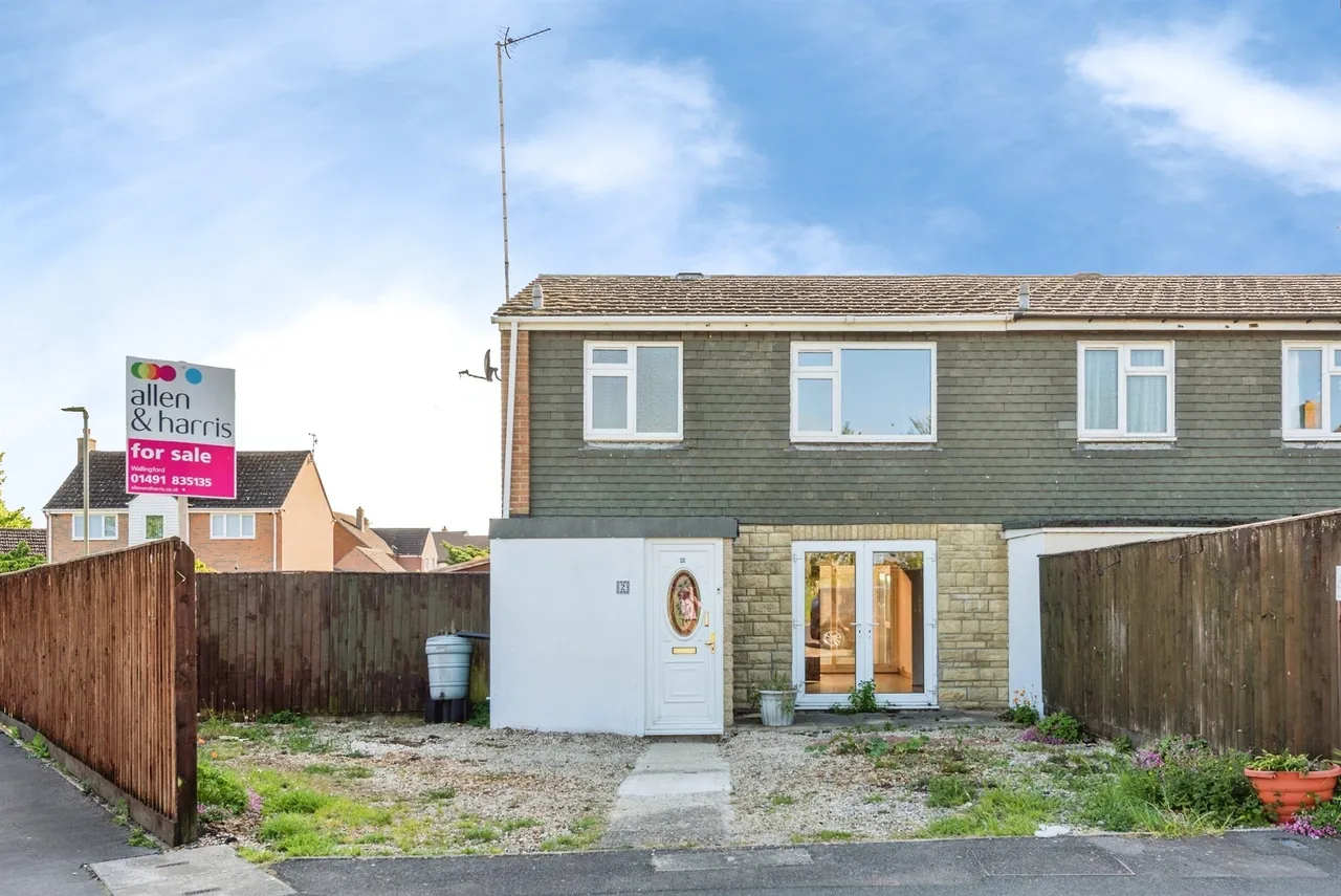 3 bed house for sale — Lodden Avenue, Berinsfield, Wallingford