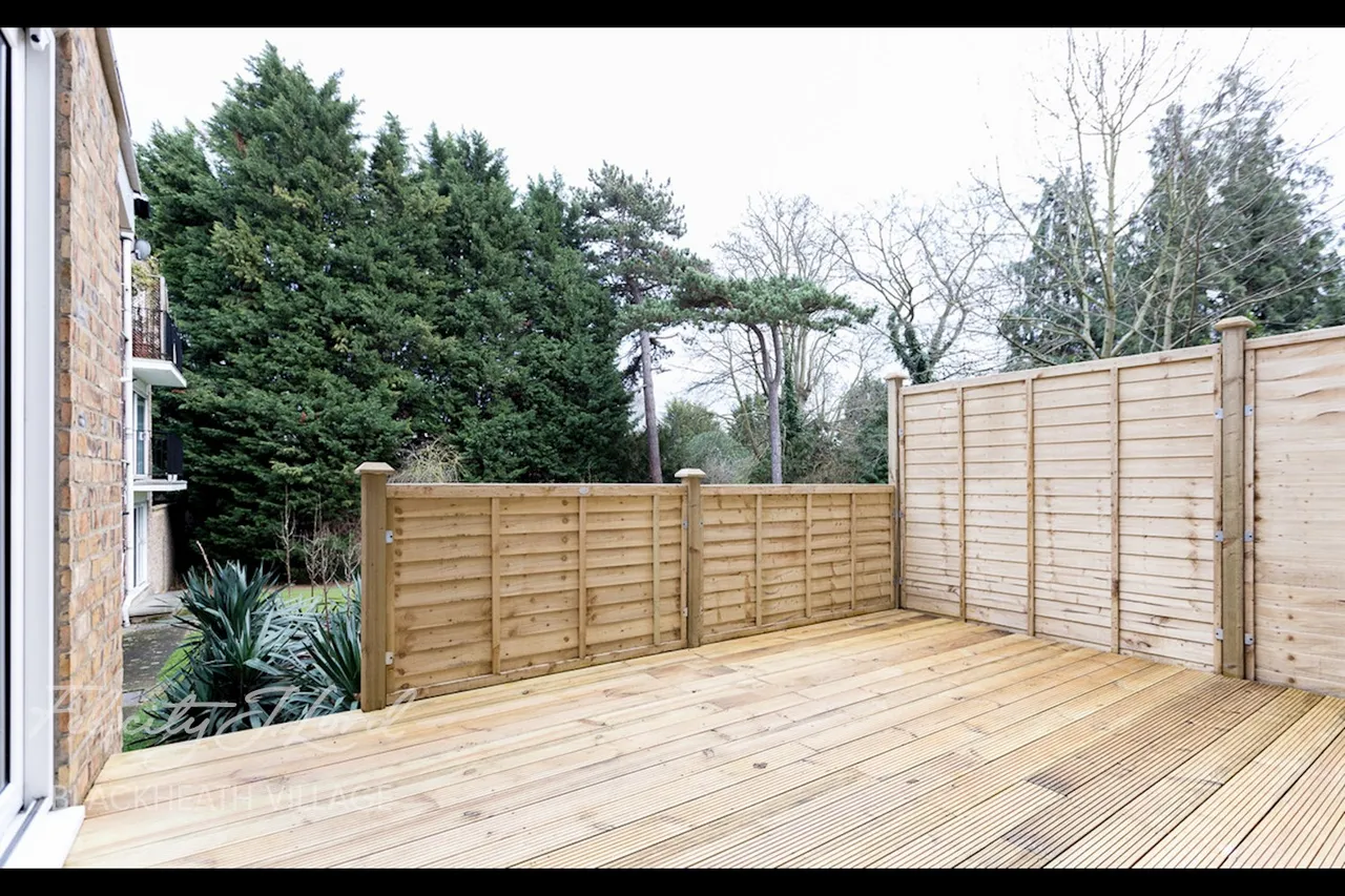 Somertrees Avenue, London, photo 12