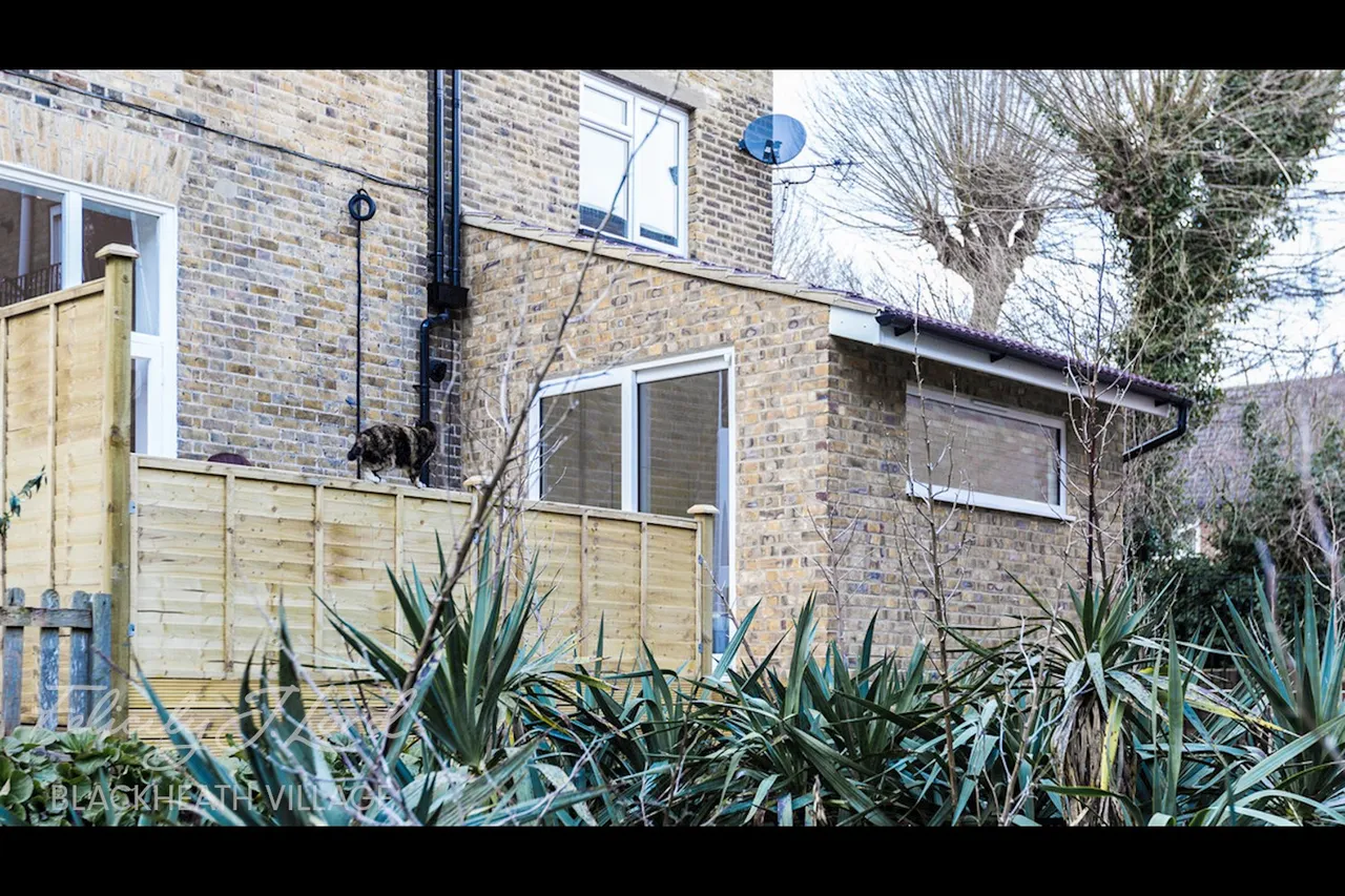 Somertrees Avenue, London, photo 11