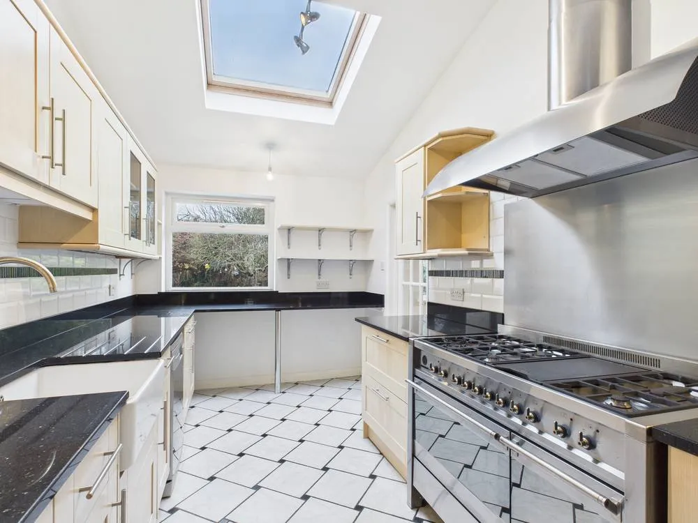 Grosvenor Road, Staines-upon-Thames, TW18, photo 3