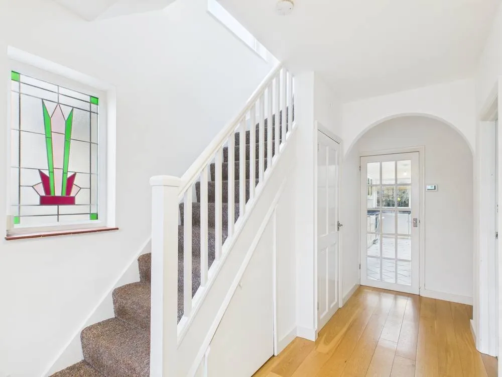 Grosvenor Road, Staines-upon-Thames, TW18, photo 12
