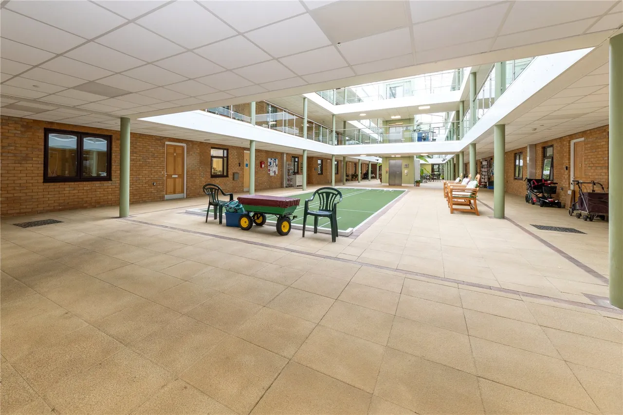 Newport Pagnell, Buckinghamshire, photo 12