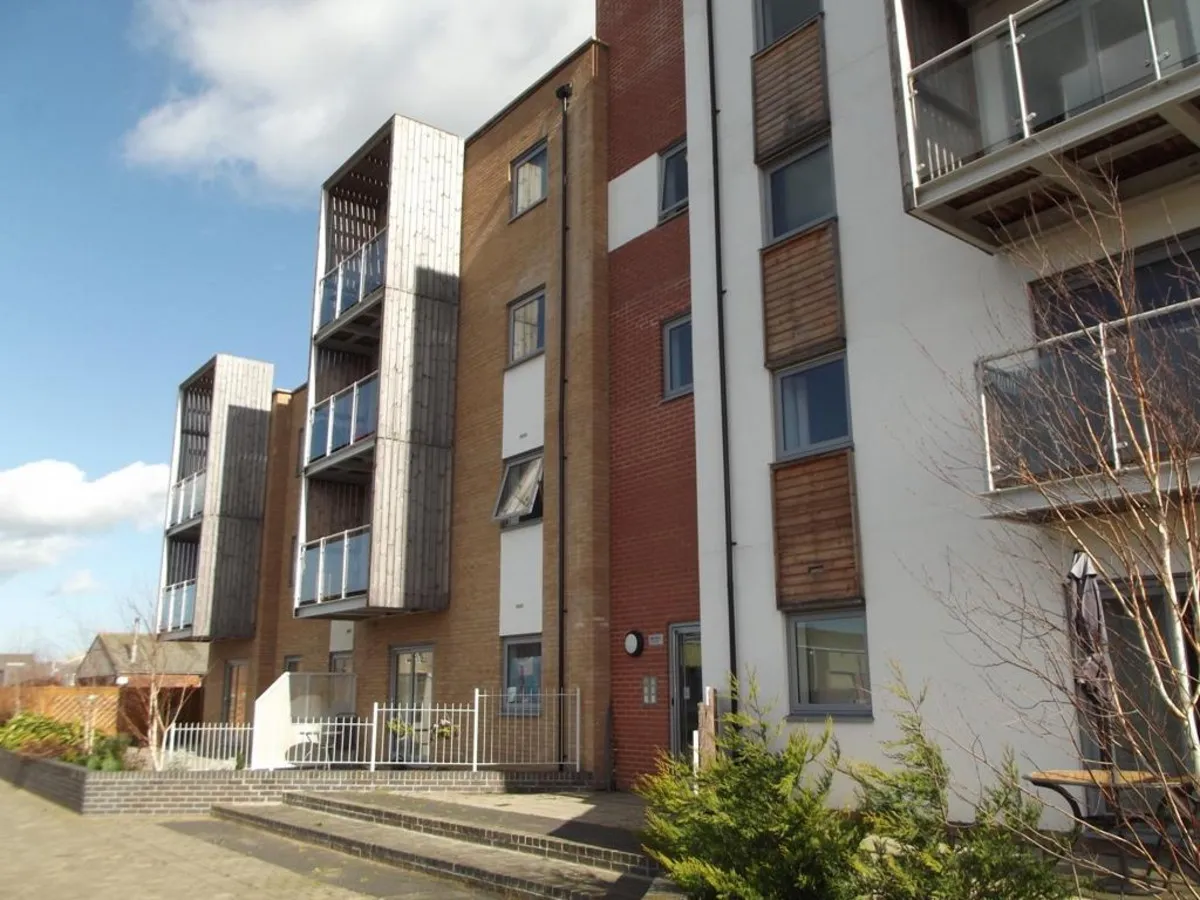 1 bed flat to rent — Hawkins Road, Colchester, Essex, CO2 8XY