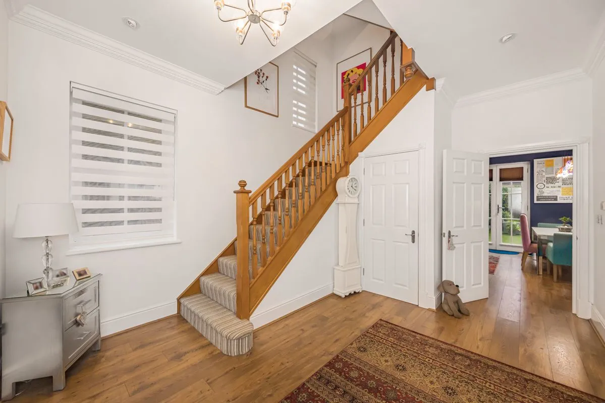 Brandesbury Square, Woodford Green, IG8, photo 13