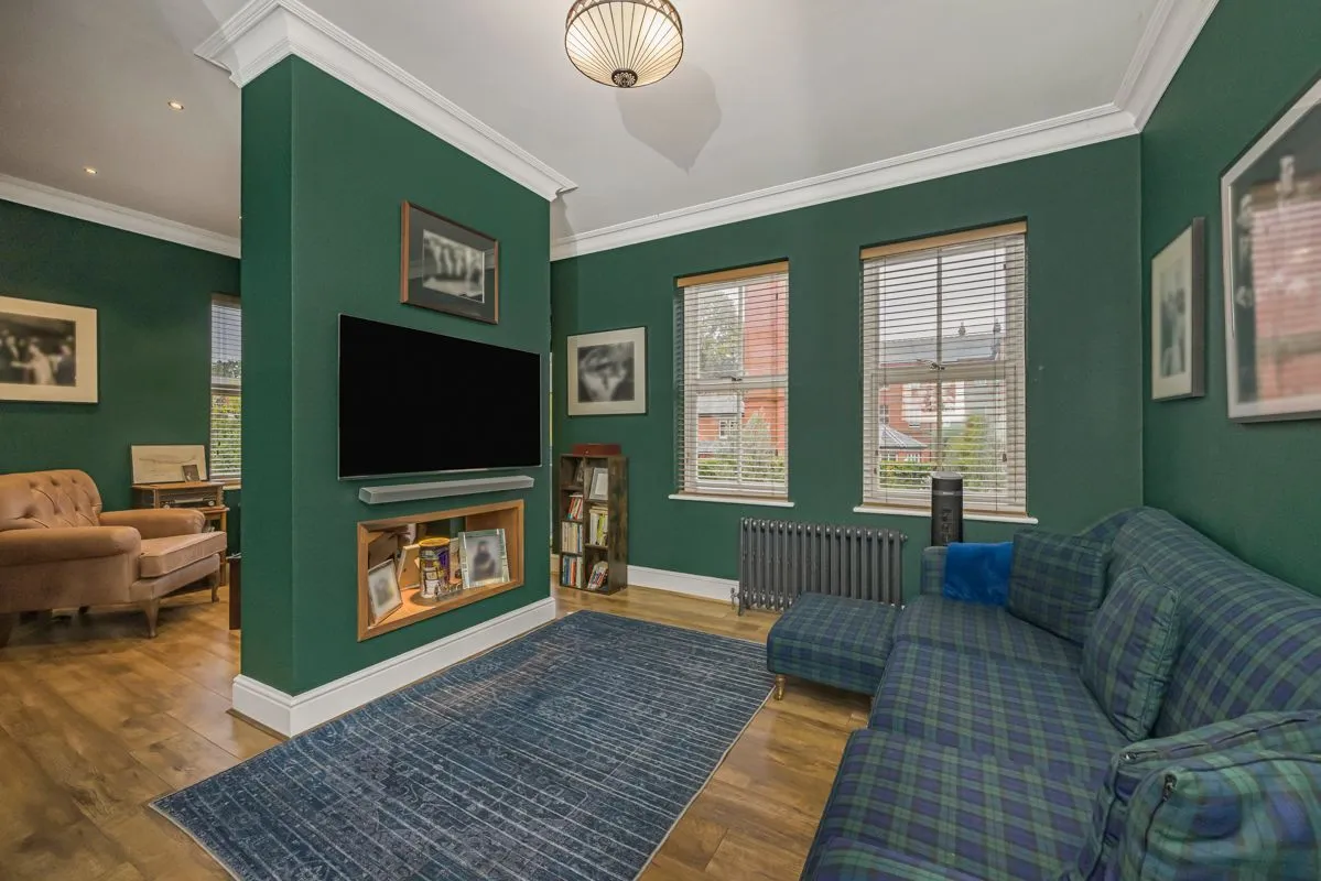 Brandesbury Square, Woodford Green, IG8, photo 14