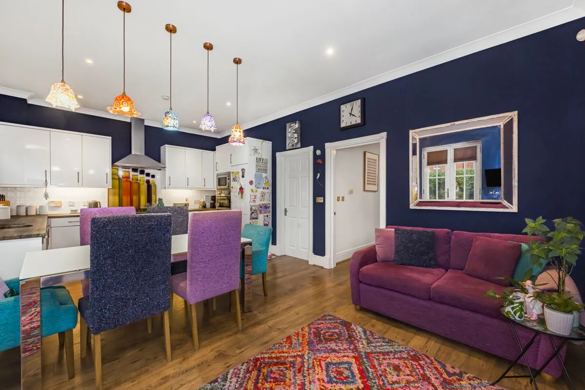 Brandesbury Square, Woodford Green, IG8, photo 8