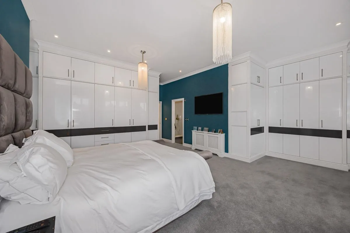 Brandesbury Square, Woodford Green, IG8, photo 20