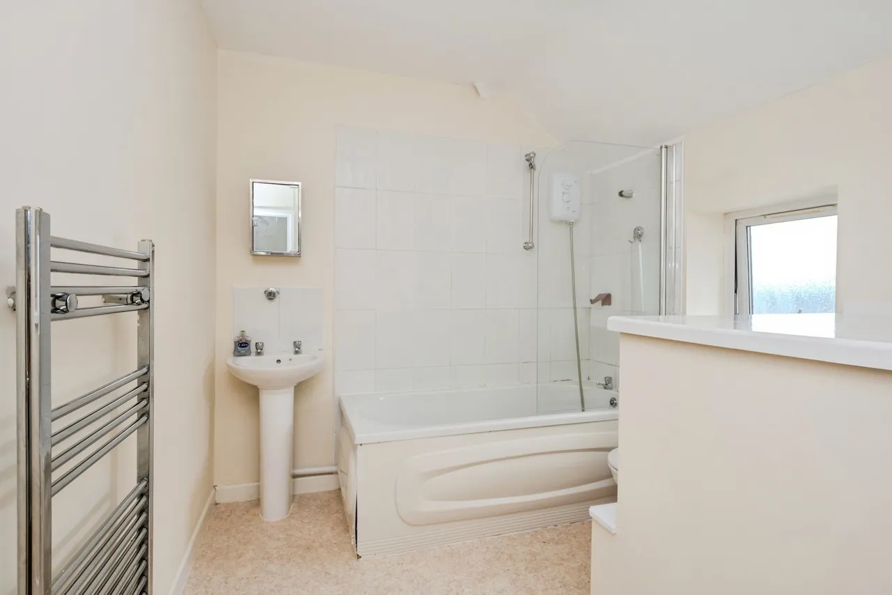 Gomer Road, Townhill, SA1, photo 16