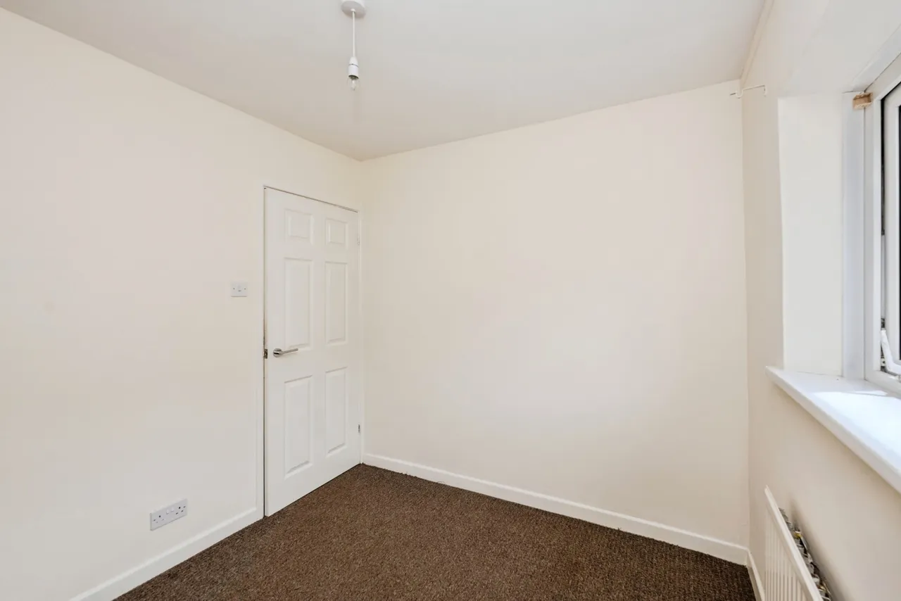 Gomer Road, Townhill, SA1, photo 12
